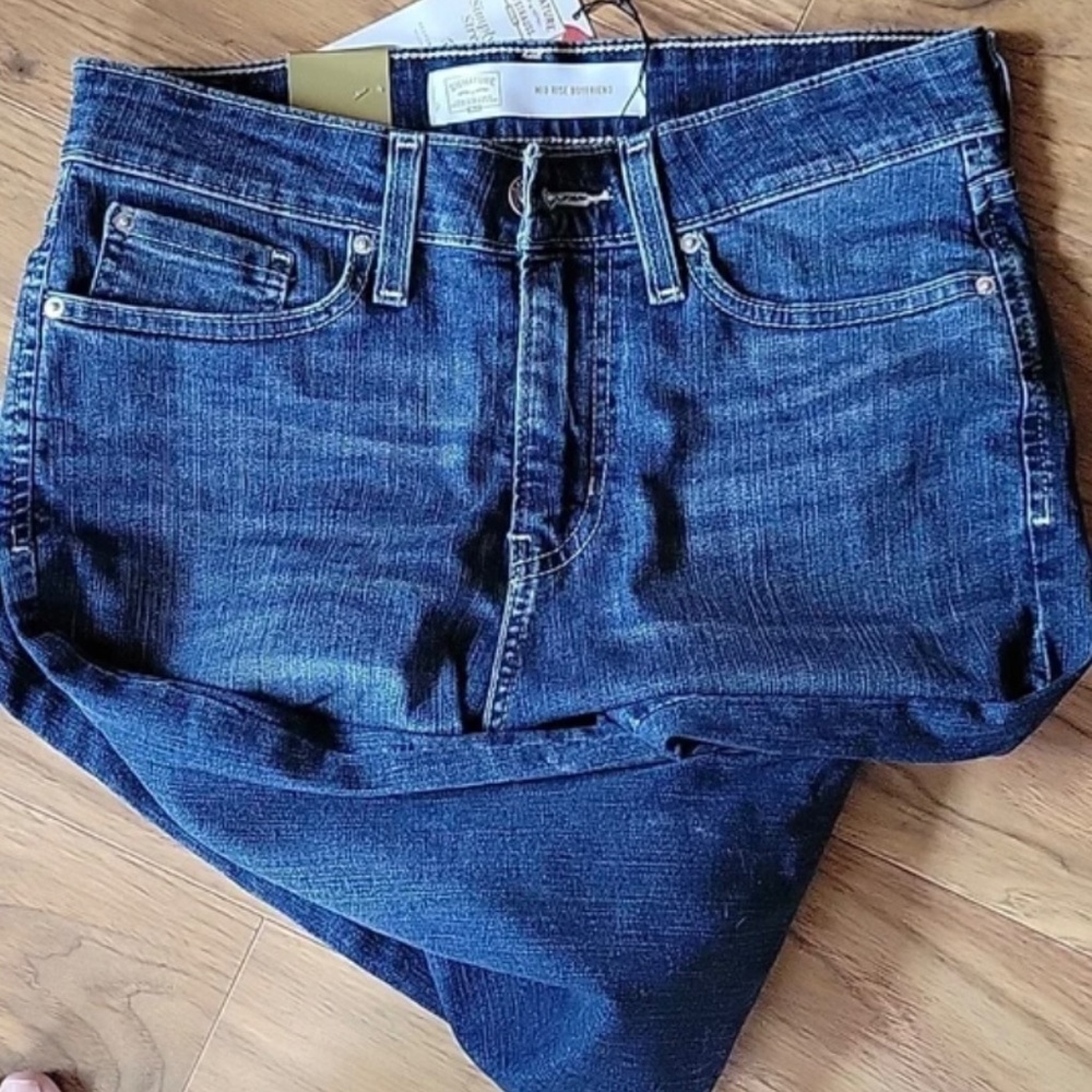Levi's - Picture 3 of 3